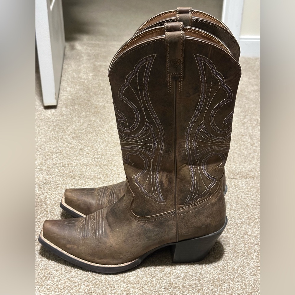 Ariat Women’s Round Up Square Toe Western Boot